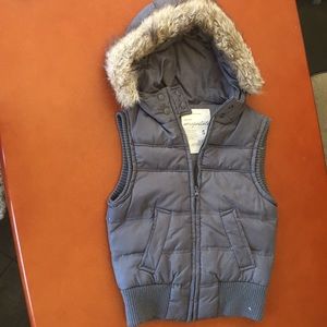 AEROPOSTALE SOLID FAUX FUR HOODED PUFFER VEST